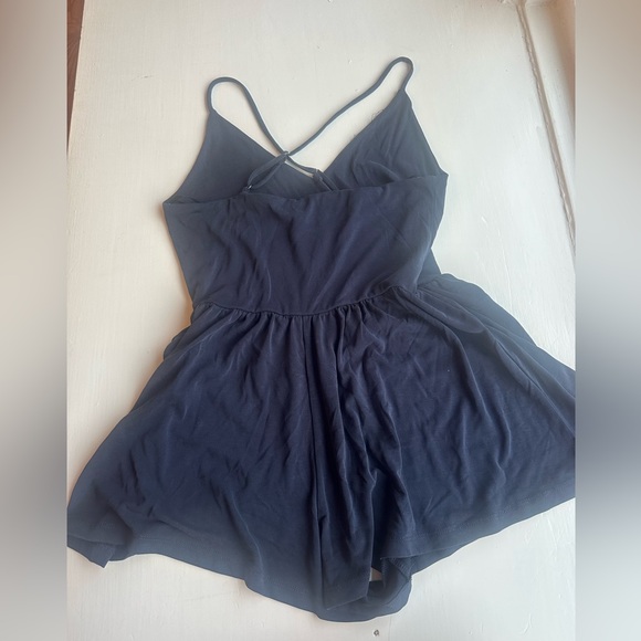 FOREVER 21 NAVY BLUE SIZE SMALL ROMPER - Picture 2 of 3